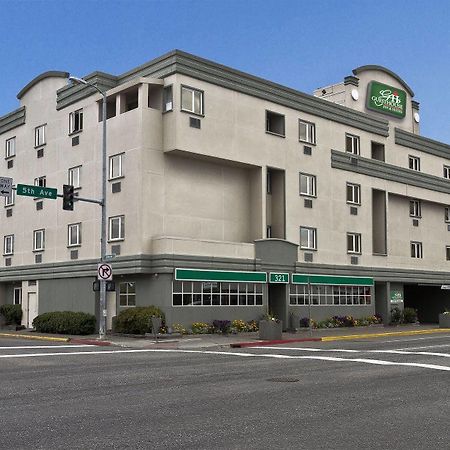 Guesthouse Inn & Suites Anchorage Inn Екстериор снимка