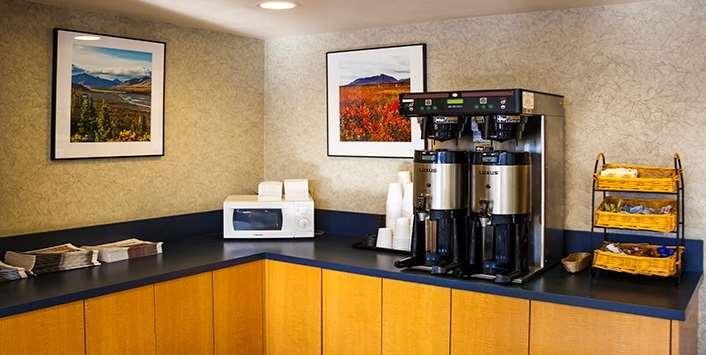 Guesthouse Inn & Suites Anchorage Inn Екстериор снимка