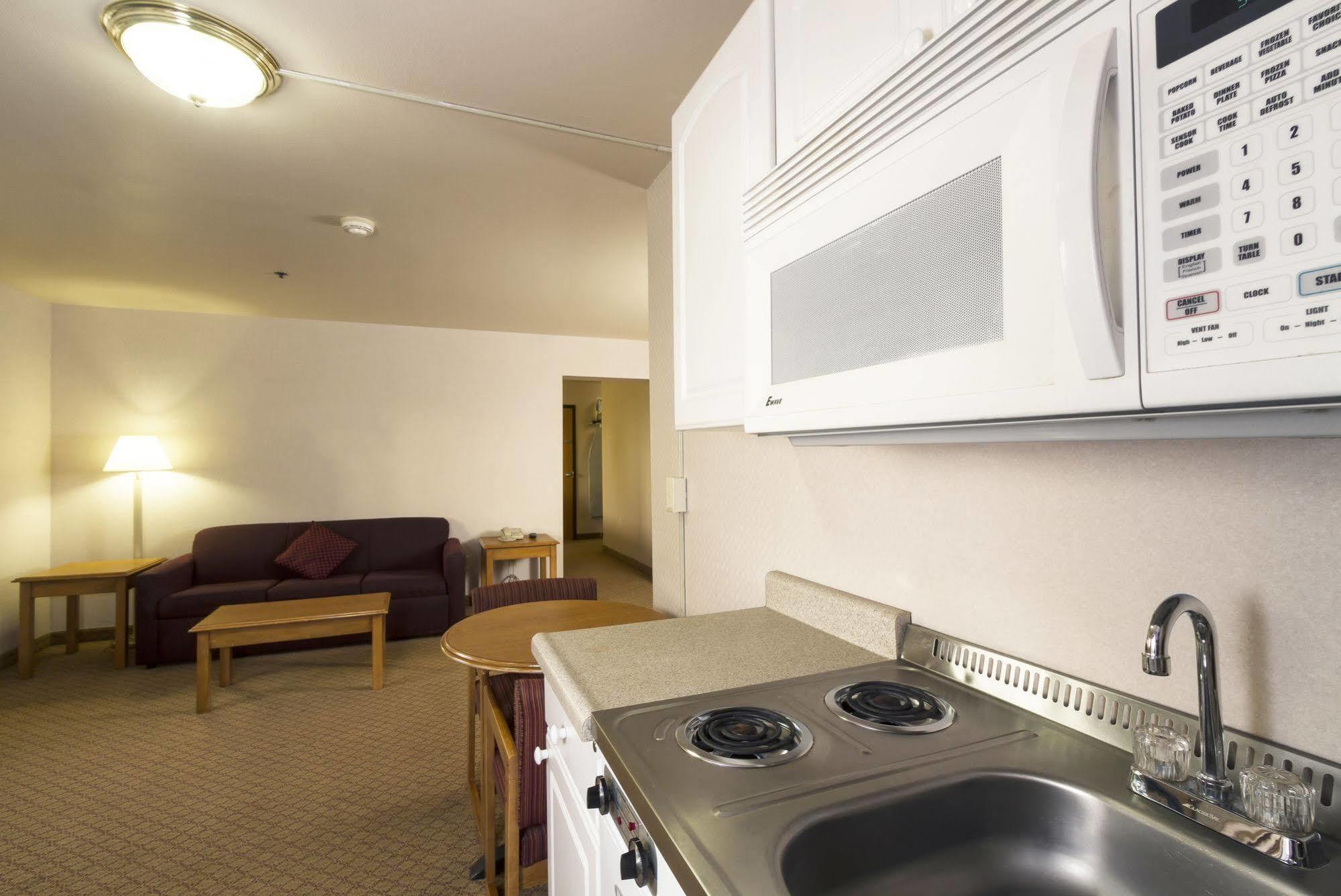 Guesthouse Inn & Suites Anchorage Inn Екстериор снимка