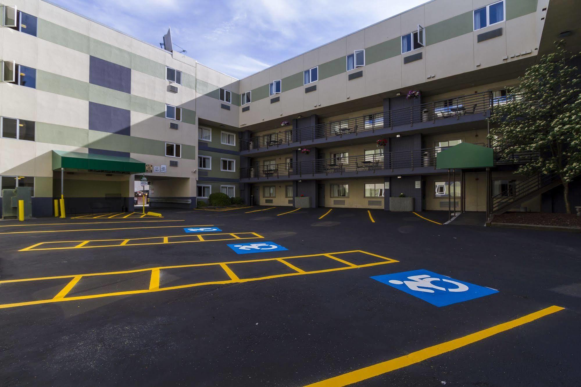 Guesthouse Inn & Suites Anchorage Inn Екстериор снимка